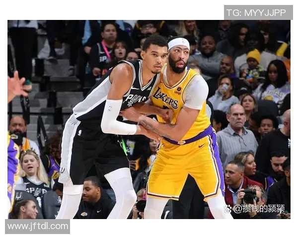 北京篮球队逆袭之路揭秘:从低谷到巅峰的城市联赛奋斗史 北京篮球队逆袭之路揭秘:从低谷到巅峰的城市联赛奋斗史