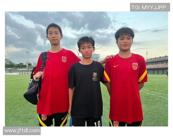 周俊卿足球之路：从青训新星到职业联赛的奋斗历程与成就分析