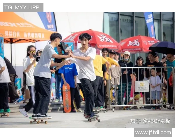 滑板精神与团队协作：广州滑板队的默契与成长之路
