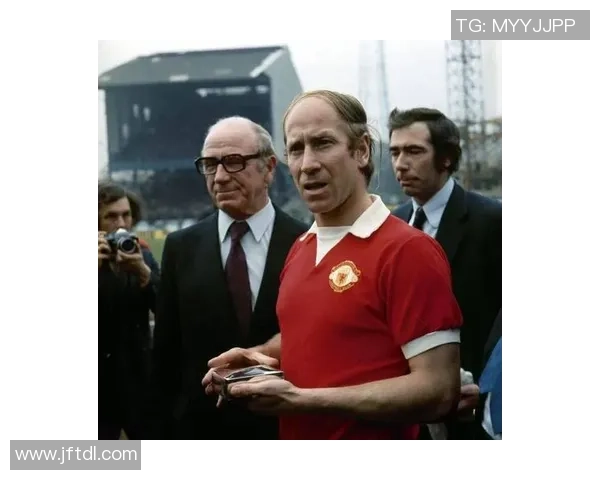 足球致敬传奇球星的辉煌历程与不朽精神传承